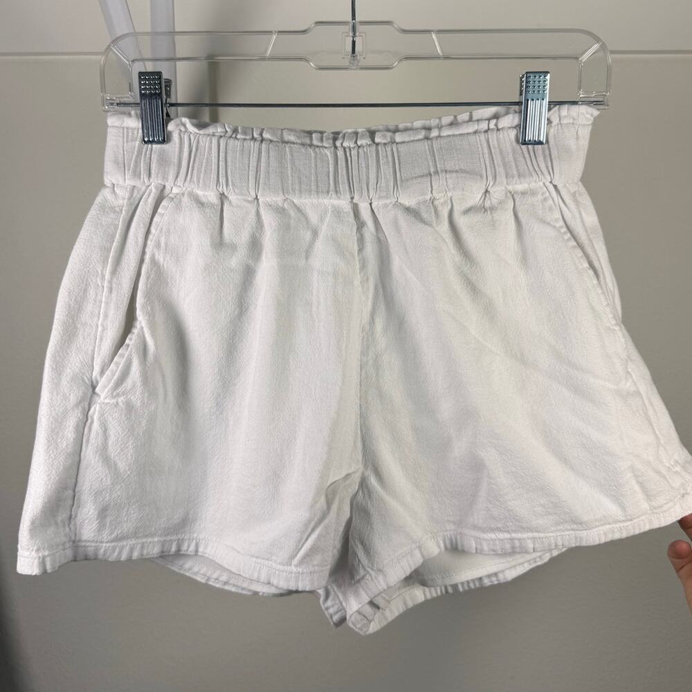 Hollister Women's Pull On Stretchy Shorts‎ Size Small White with Liner